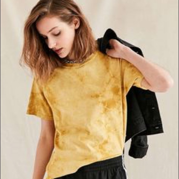 Urban Outfitters - Urban Renewal Gold Tie-Dye Tee - Picture 2 of 7